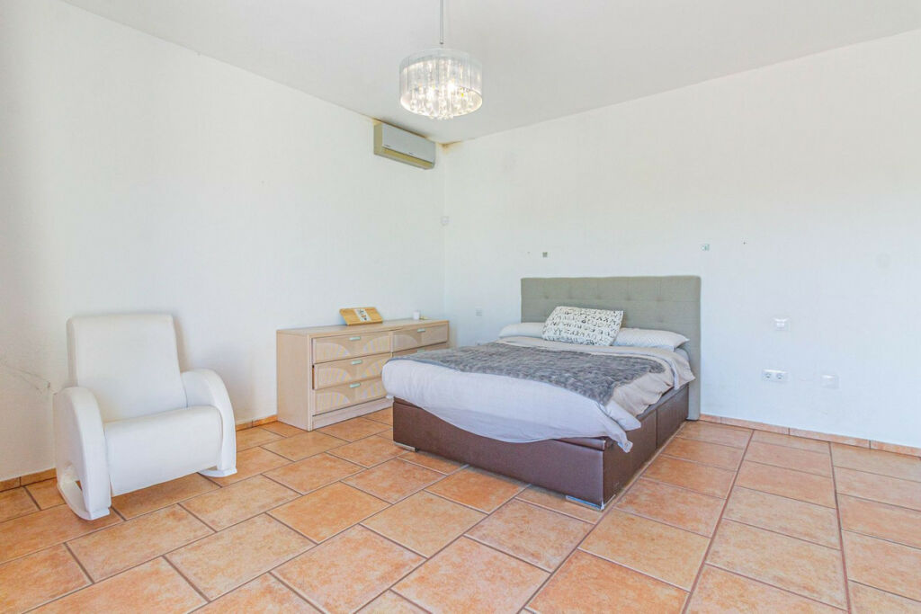 Detached Villa Sotogrande Cádiz - image 15
