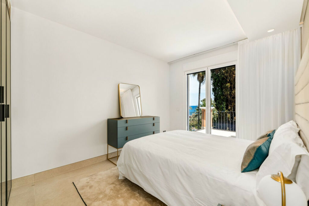 Townhouse New Golden Mile Málaga - image 15