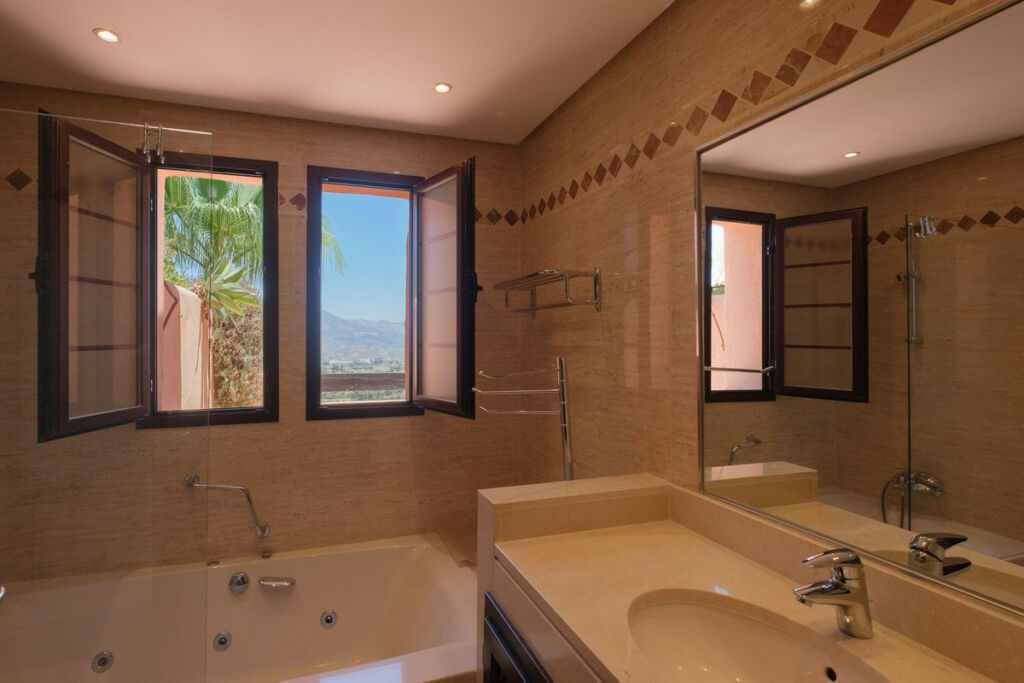 Top Floor Apartment La Mairena Málaga - image 15