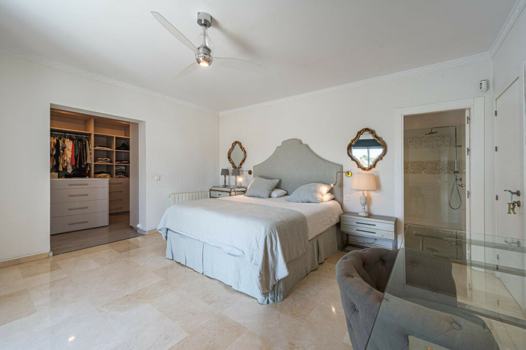 Detached Villa Nueva Andalucía Málaga - image 15