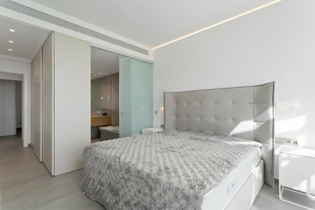 Penthouse Higueron Málaga - image 16