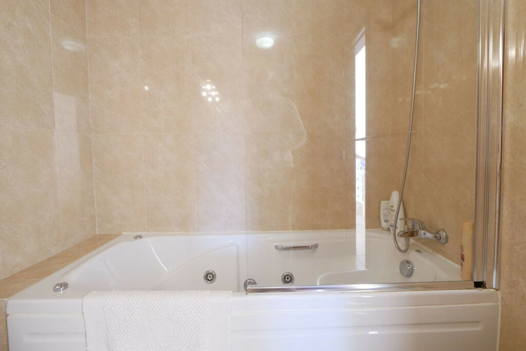 Middle Floor Apartment Calahonda Málaga - image 16