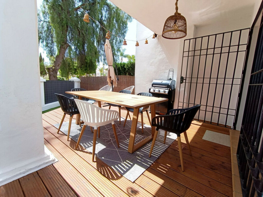 Ground Floor Apartment Aloha Málaga - image 6