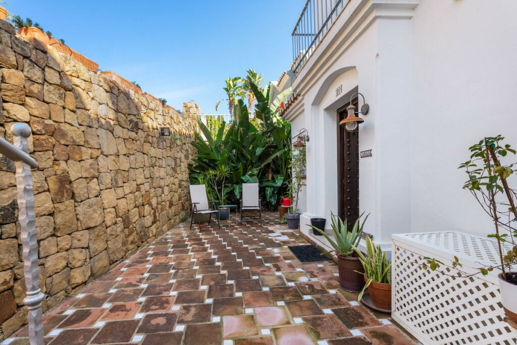 Townhouse The Golden Mile Málaga - image 16