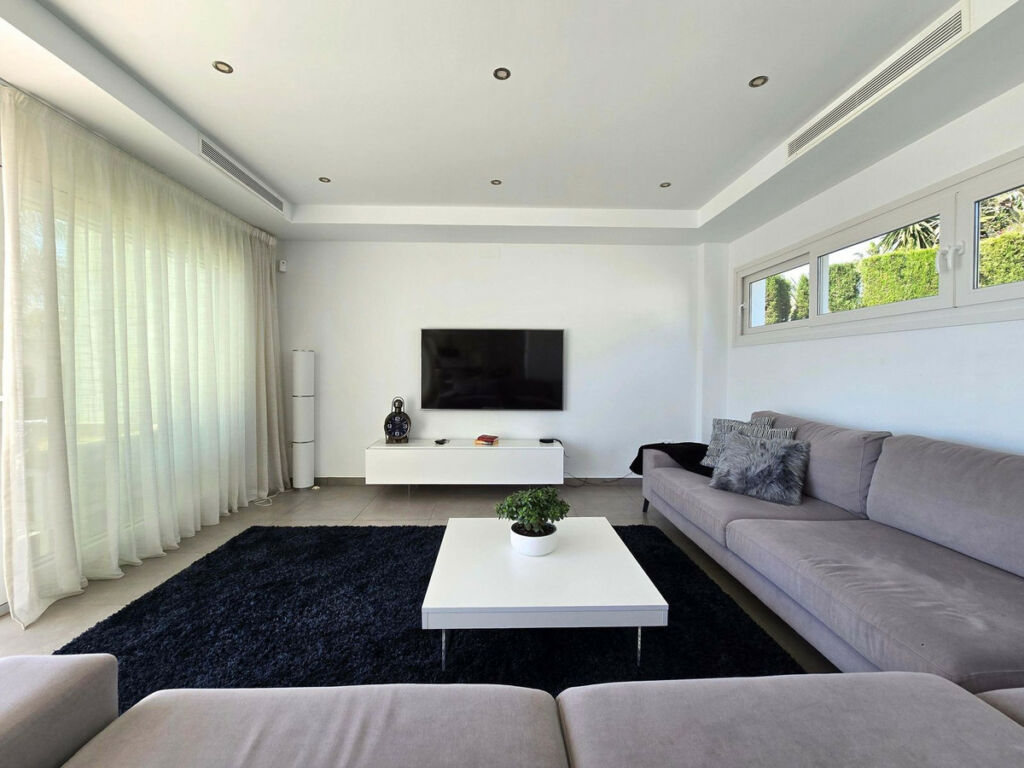 Detached Villa Torreblanca Málaga - image 16