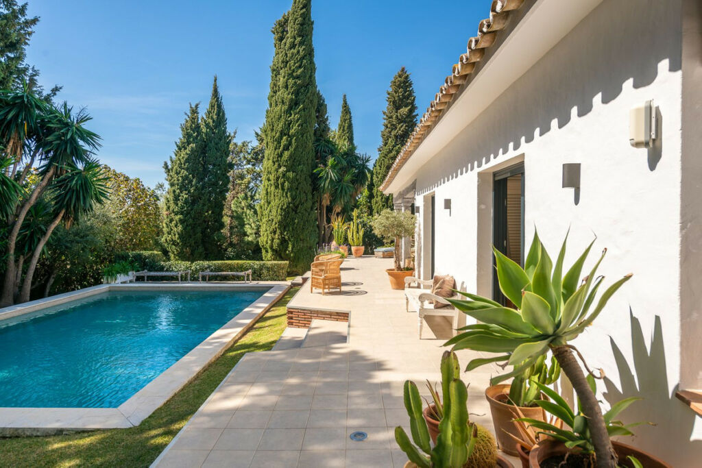 Detached Villa Hacienda Las Chapas Málaga - image 16