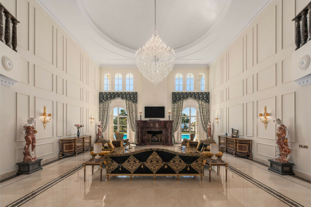 Detached Villa Sierra Blanca Málaga - image 16