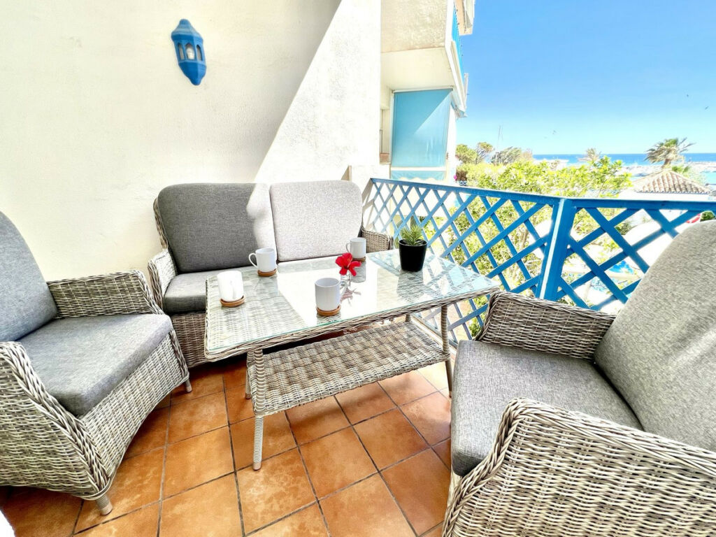 Middle Floor Apartment Estepona Málaga