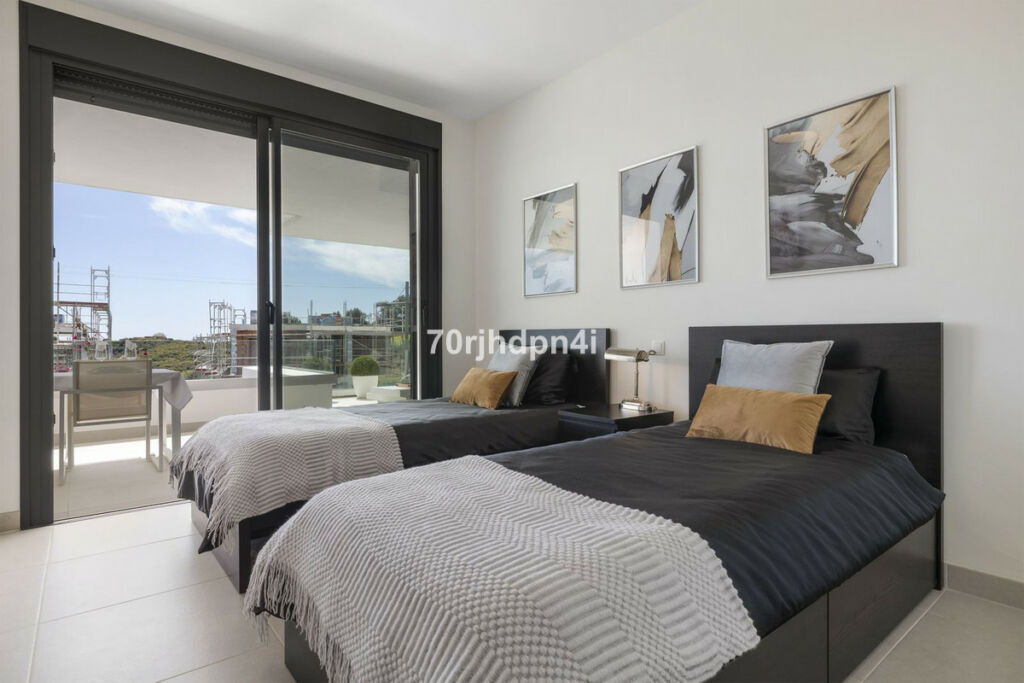 Middle Floor Apartment Estepona Málaga - image 16