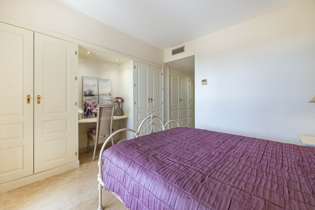 Middle Floor Apartment Estepona Málaga - image 16