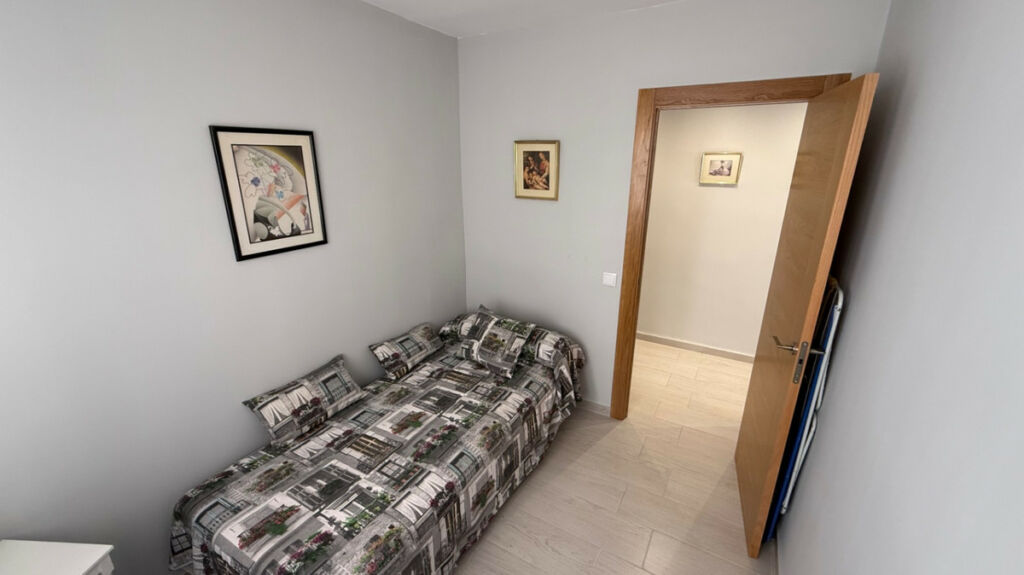 Middle Floor Apartment Torrevieja Alicante - image 16