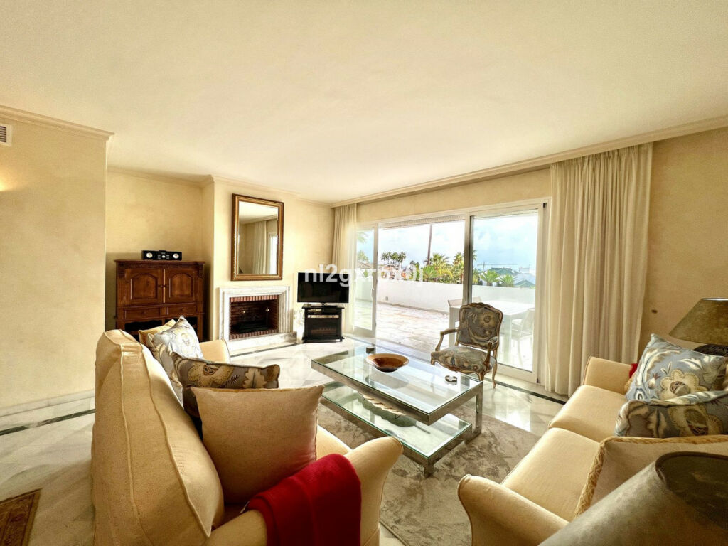 Middle Floor Apartment Bahía de Marbella Málaga - image 16