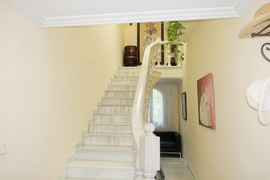 Detached Villa Nueva Andalucía Málaga - image 16