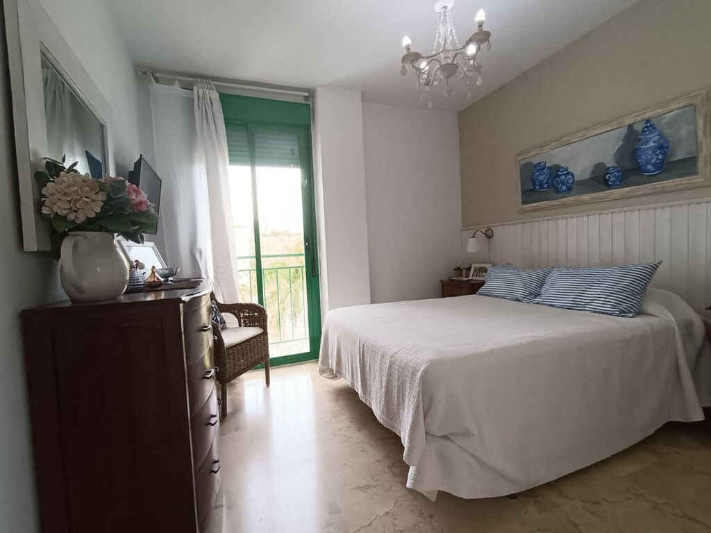 Middle Floor Apartment Estepona Málaga - image 16
