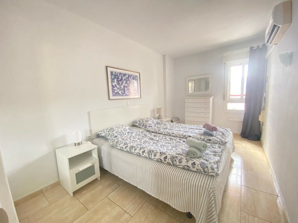 Middle Floor Apartment Benalmadena Málaga - image 16