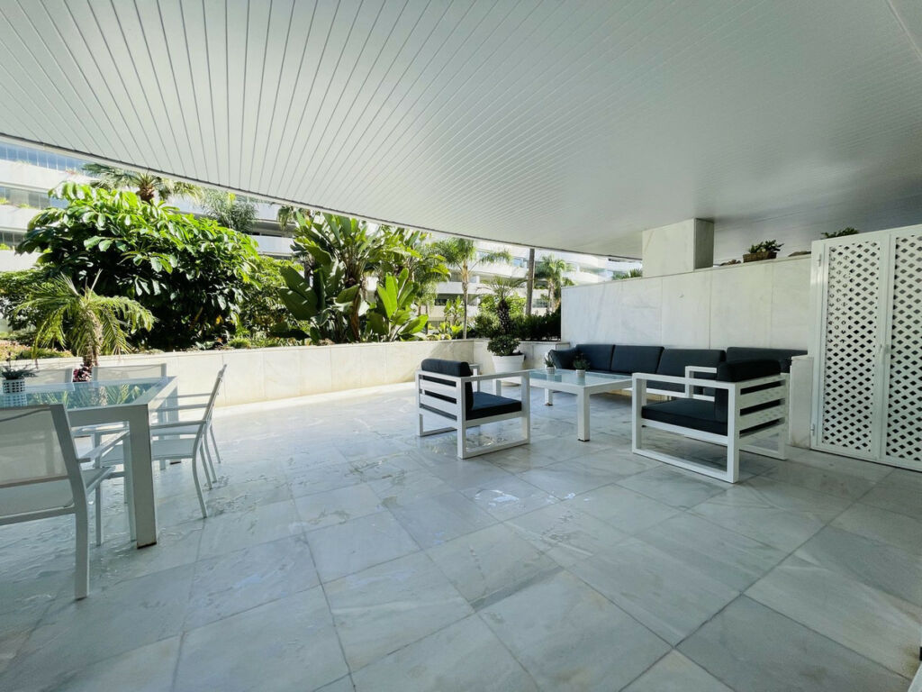 Ground Floor Apartment Puerto Banús Málaga - image 16