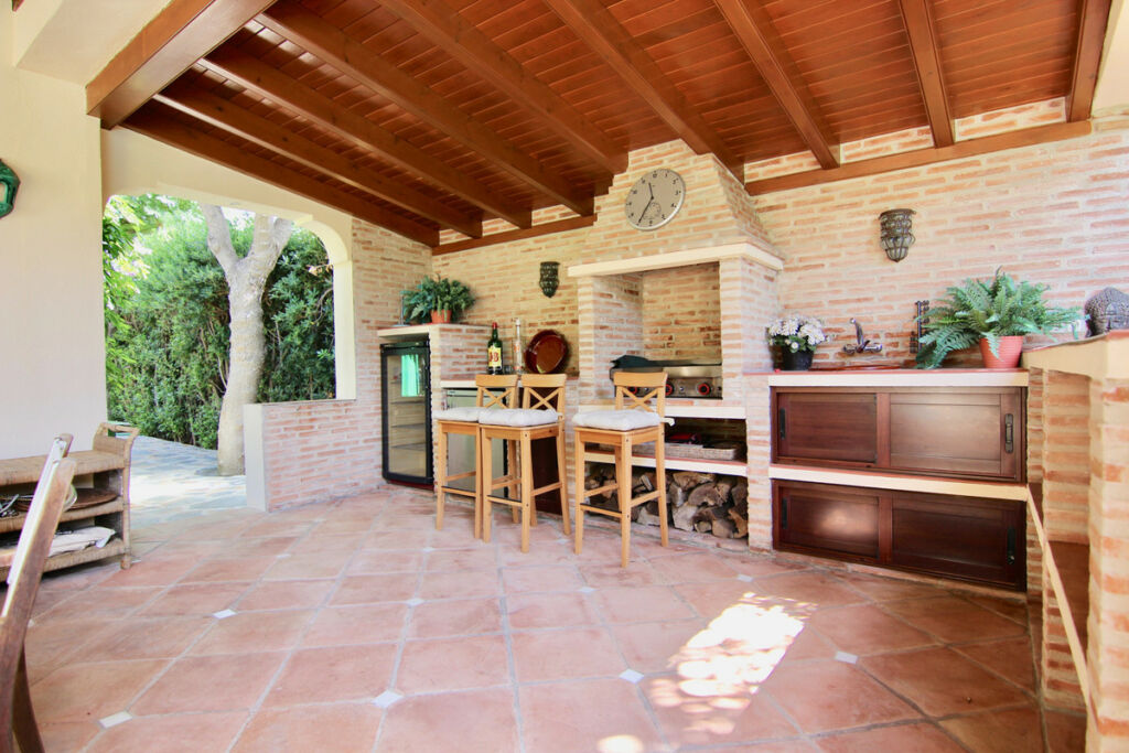 Detached Villa Guadalmina Baja Málaga - image 16