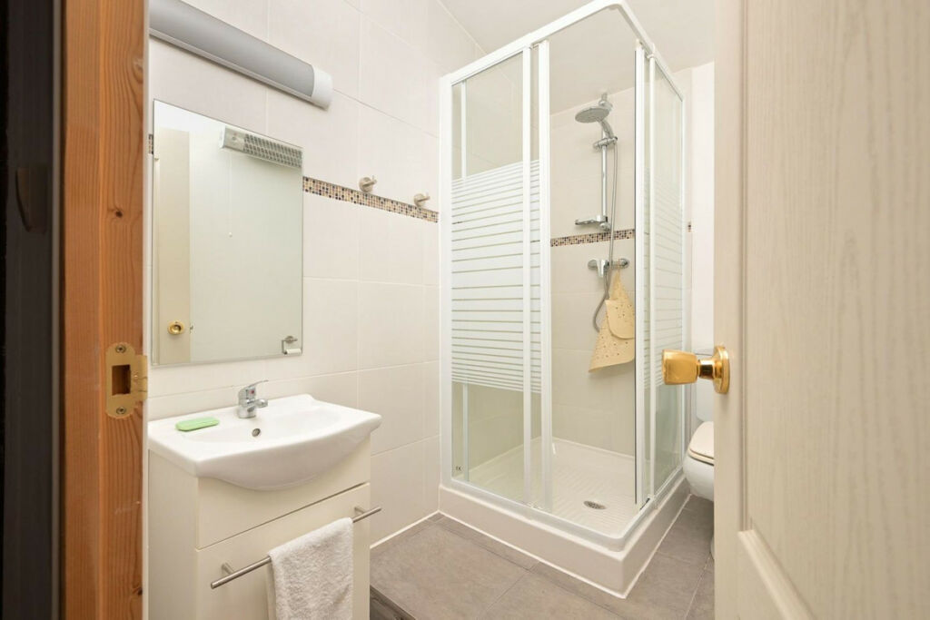 Townhouse Tolox Málaga - image 17
