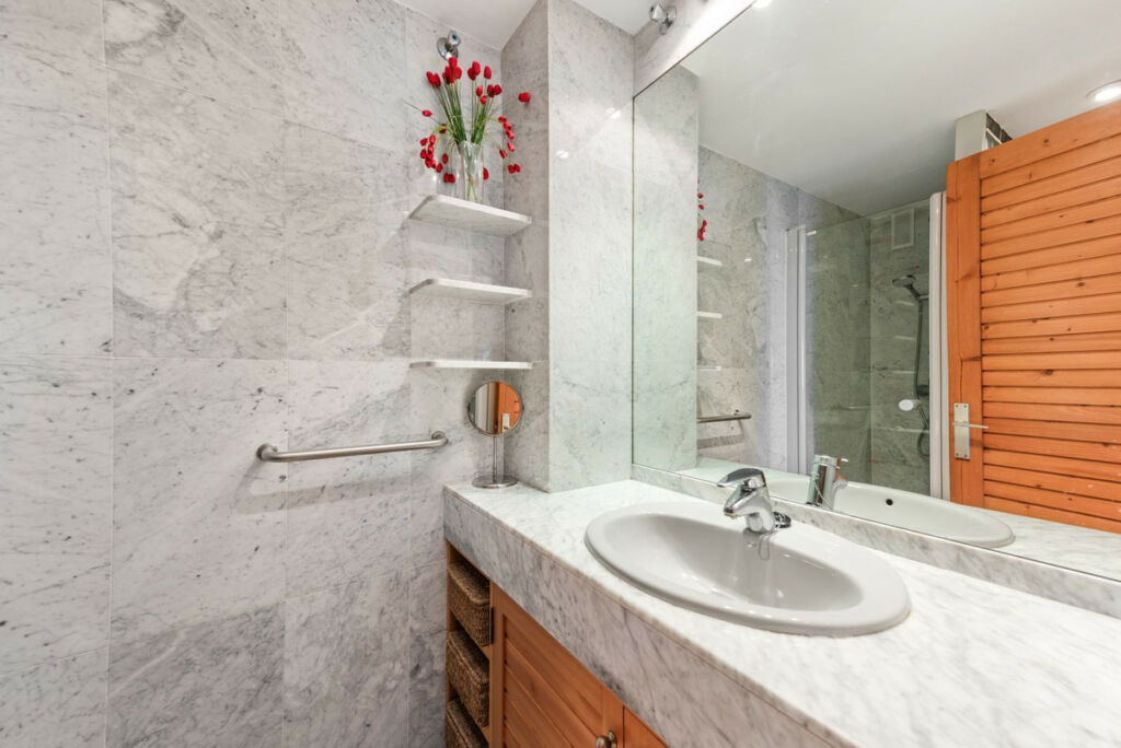 Middle Floor Apartment Estepona Málaga - image 17