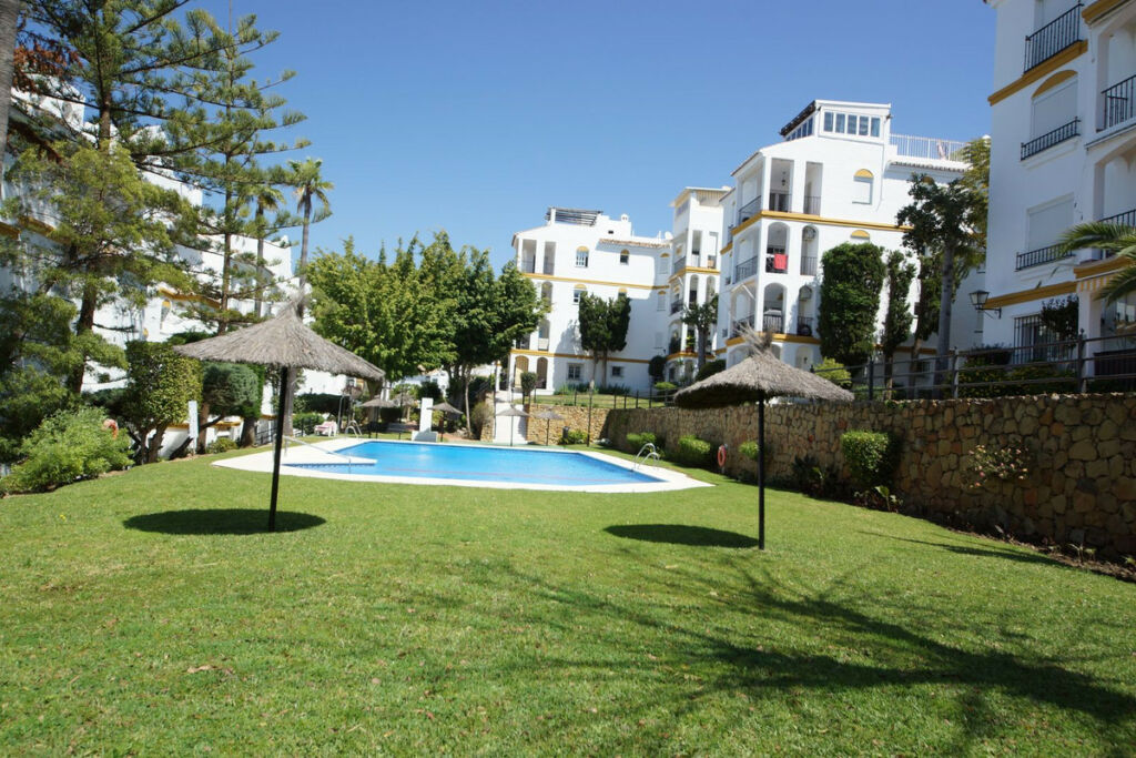 Ground Floor Apartment Estepona Málaga - image 16