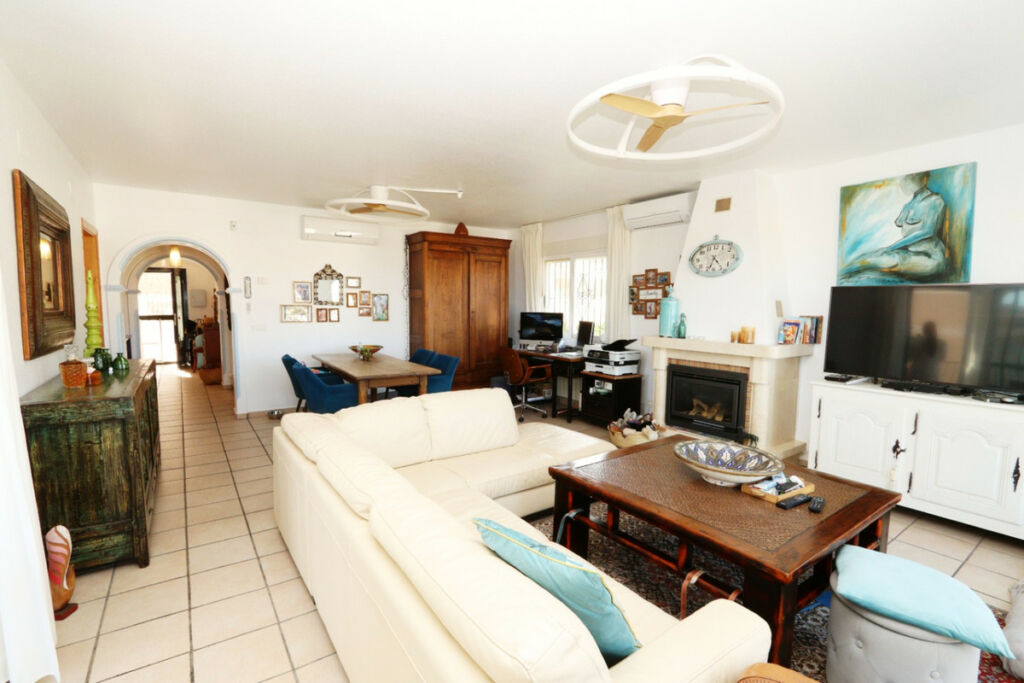 Detached Villa La Nucia Alicante - image 16