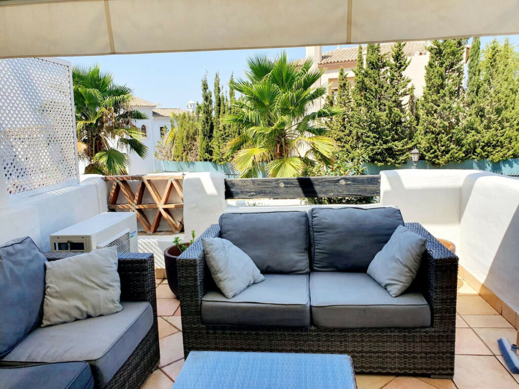 Middle Floor Apartment Estepona Málaga - image 17