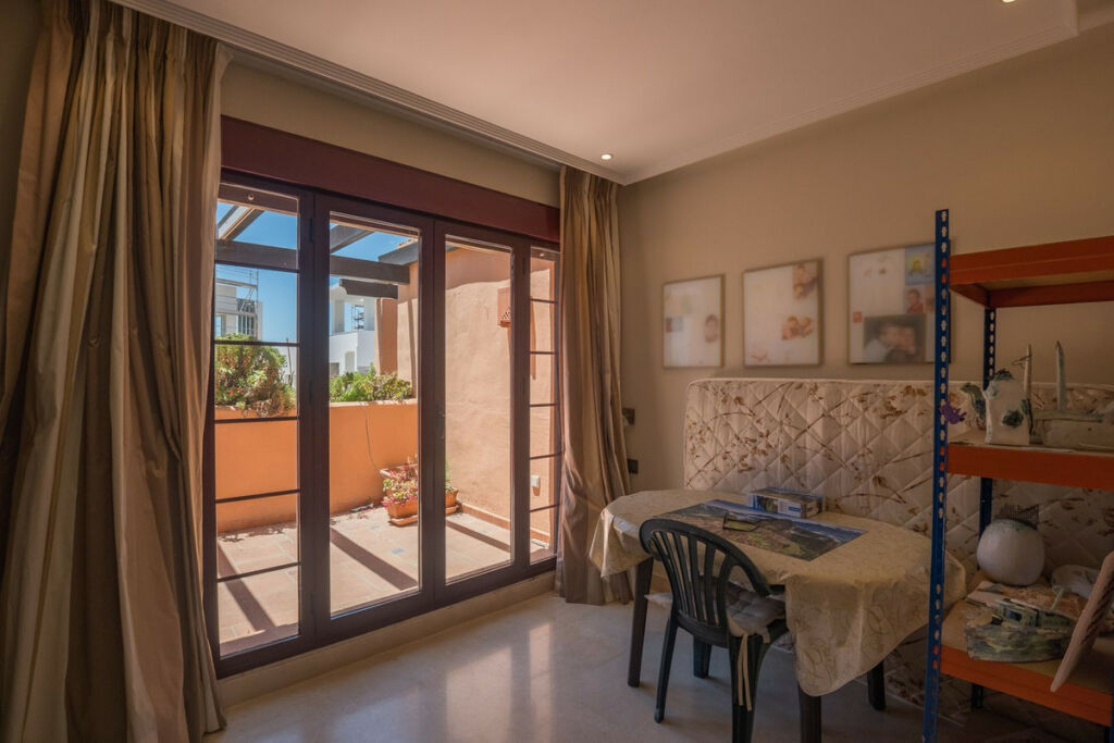 Top Floor Apartment La Mairena Málaga - image 17