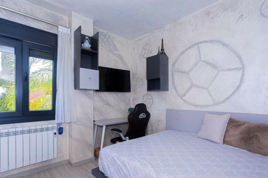Middle Floor Apartment Los Flamingos Málaga - image 17