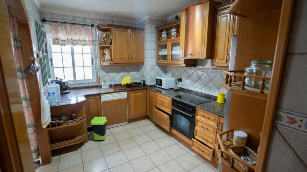 Middle Floor Apartment Torrevieja Alicante - image 17