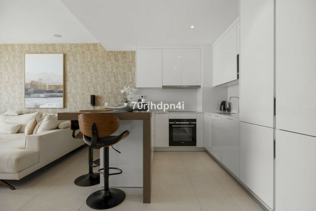 Middle Floor Apartment Estepona Málaga - image 17
