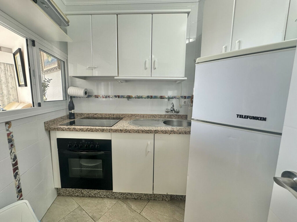 Middle Floor Apartment Fuengirola Málaga - image 18