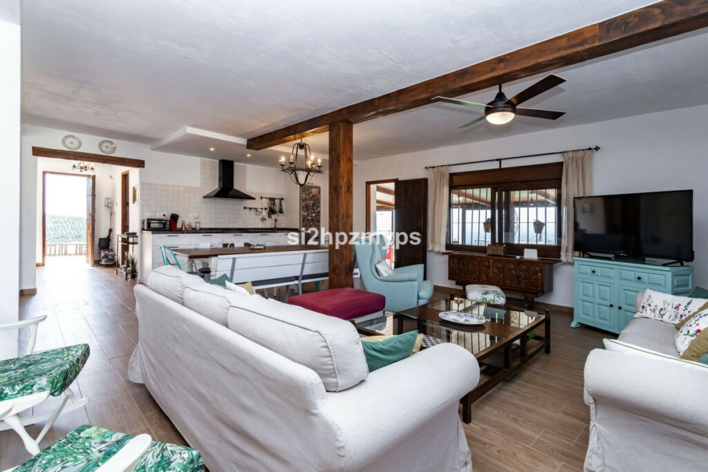 Detached Villa Almayate Málaga - image 17
