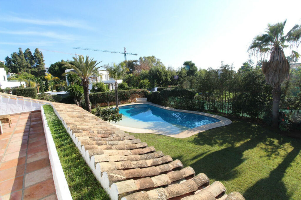 Detached Villa New Golden Mile Málaga - image 17