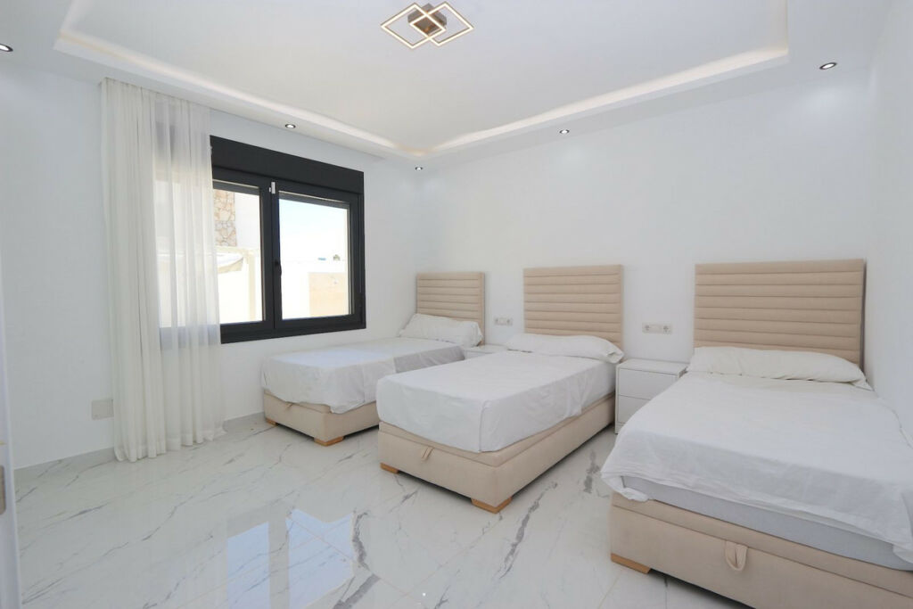 Detached Villa Riviera del Sol Málaga - image 15