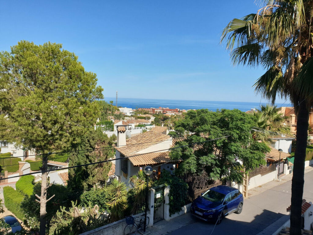 Middle Floor Apartment Benalmadena Málaga - image 17