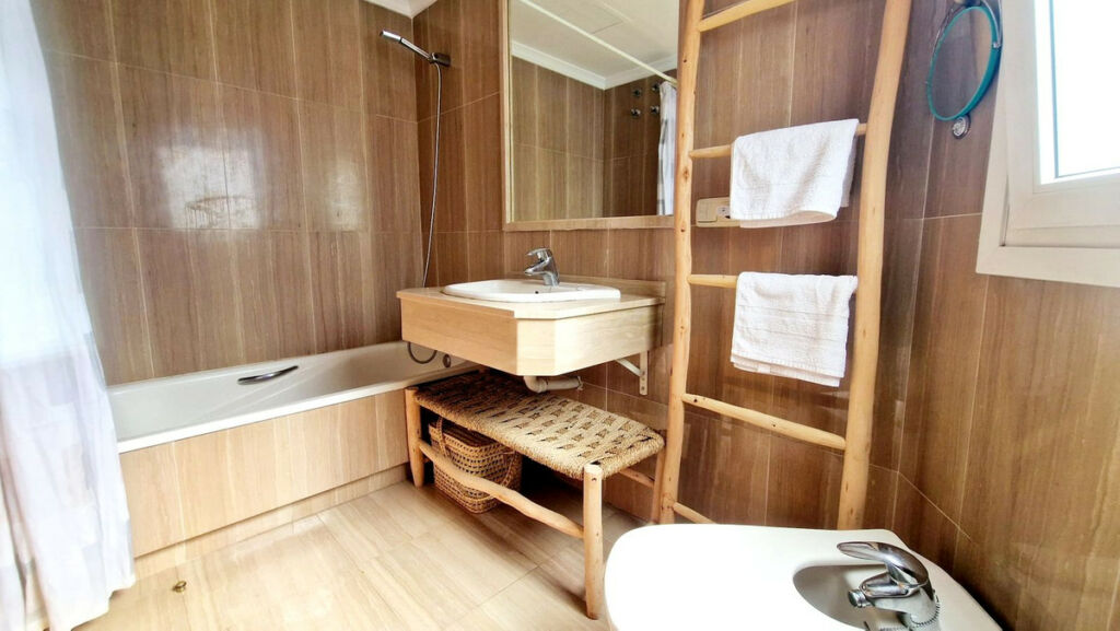 Middle Floor Apartment Fuengirola Málaga - image 17