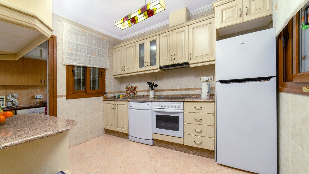 Detached Villa Los Altos Alicante - image 17