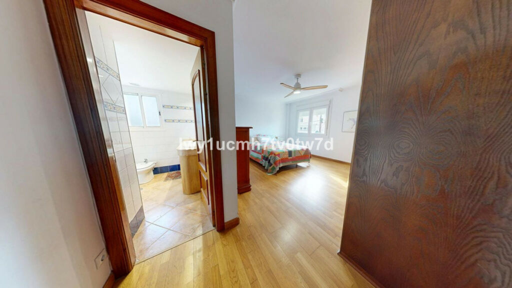 Middle Floor Apartment Fuengirola Málaga - image 17