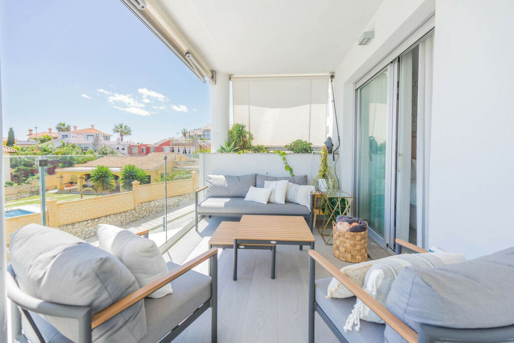 Middle Floor Apartment Fuengirola Málaga - image 17