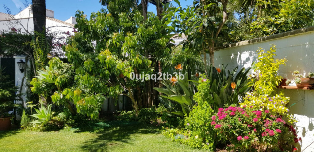 Detached Villa New Golden Mile Málaga - image 17