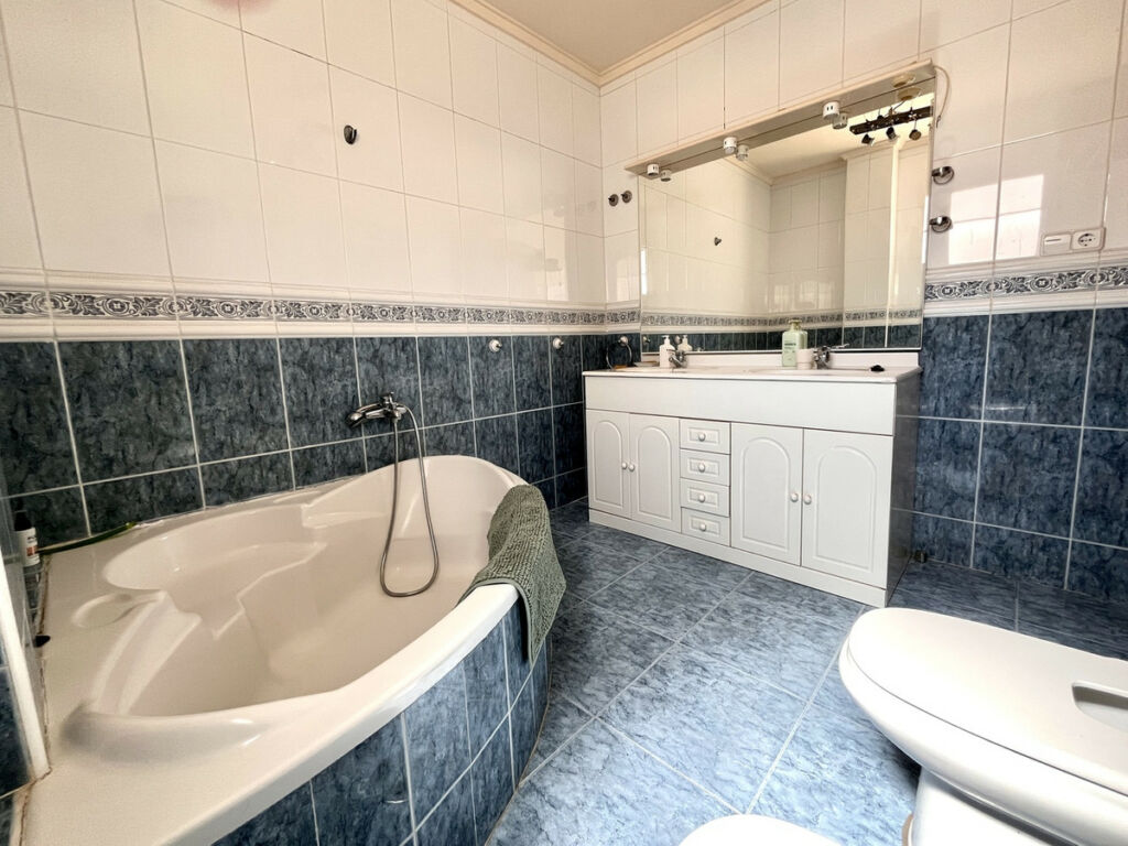 Detached Villa La Zenia Alicante - image 17