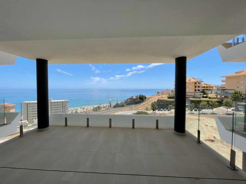 Middle Floor Apartment Carvajal Málaga - image 17
