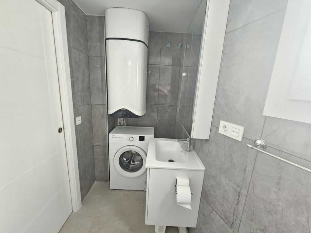 Middle Floor Apartment Fuengirola Málaga - image 17
