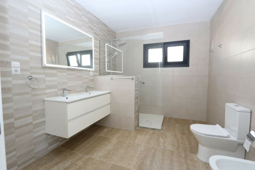 Detached Villa Riviera del Sol Málaga - image 16