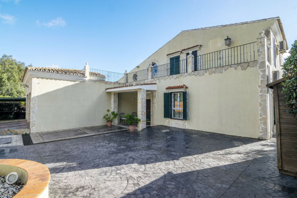 Detached Villa Sotogrande Alto Cádiz - image 18
