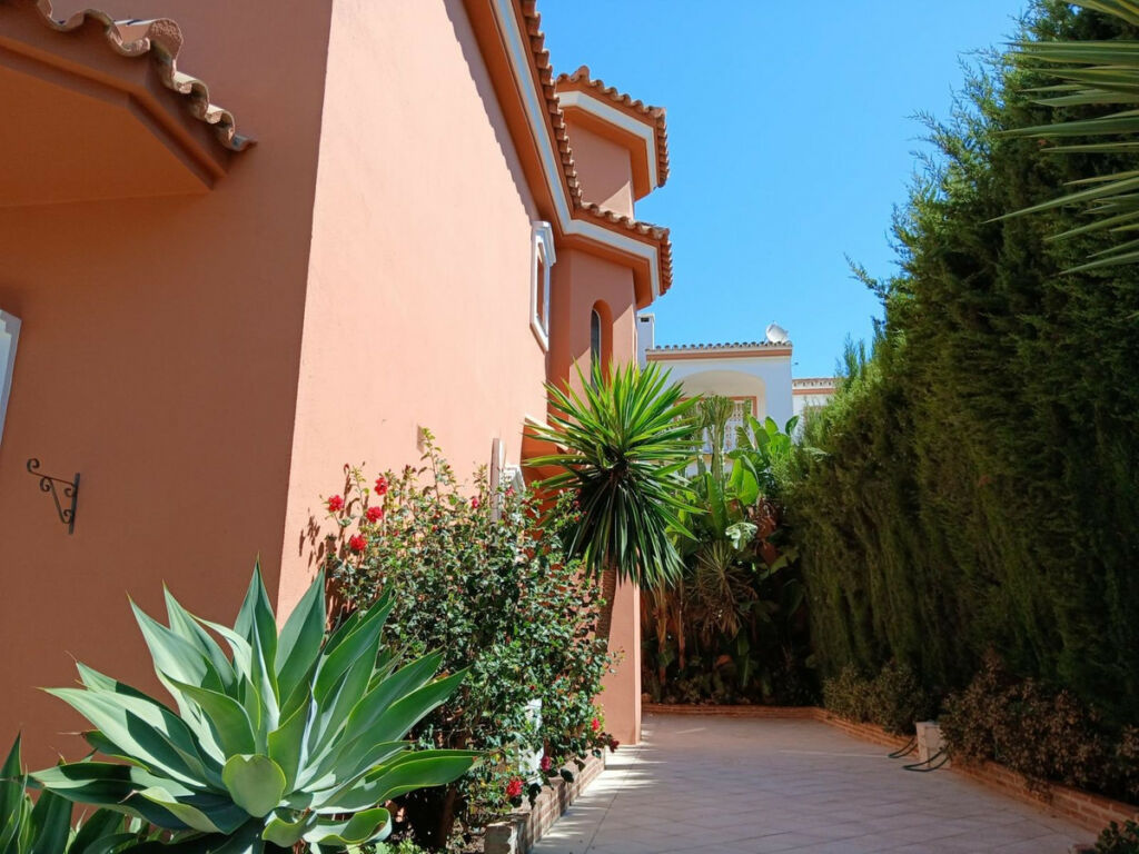 Detached Villa Mijas Málaga - image 18