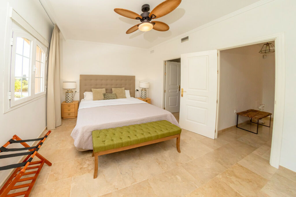 Townhouse The Golden Mile Málaga - image 18