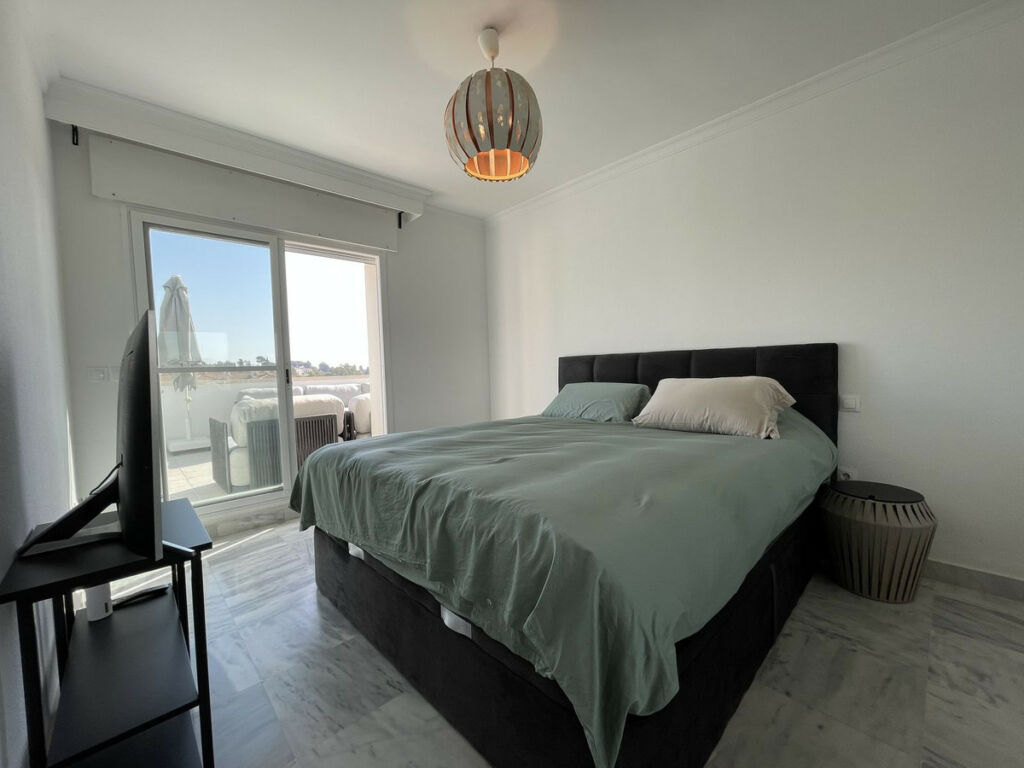 Penthouse Nueva Andalucía Málaga - image 18