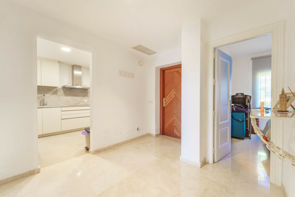 Ground Floor Apartment New Golden Mile Málaga - image 18