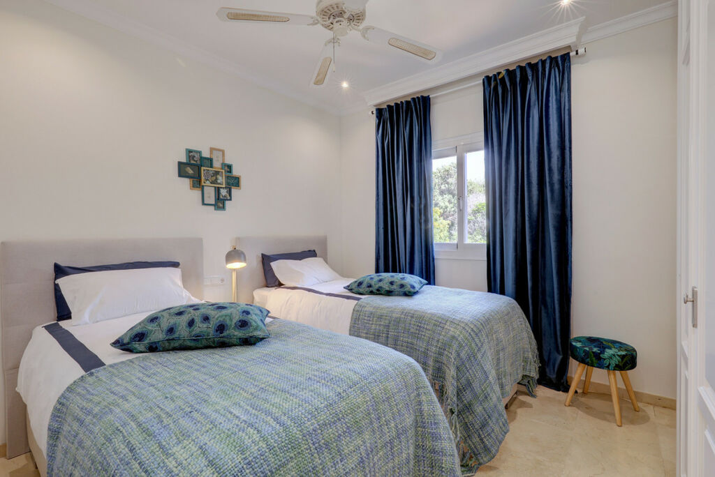 Detached Villa Cabopino Málaga - image 16